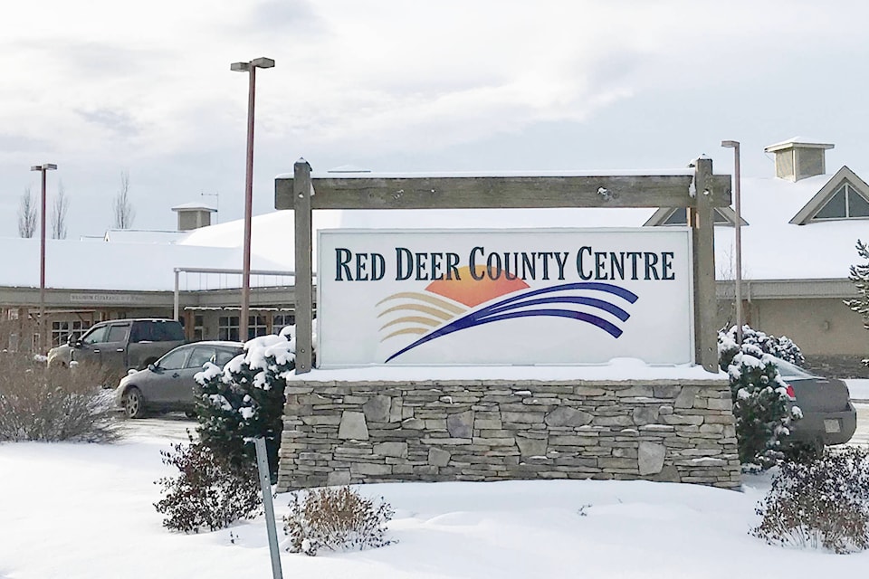 21017905_web1_red-deer-county-sign