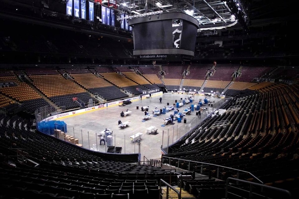 21360693_web1_200424-RDA-Scotiabank-Arena-turns-into-giant-kitchen-as-MLSE-looks-to-make-10000-meals-daily-coronavirus_1