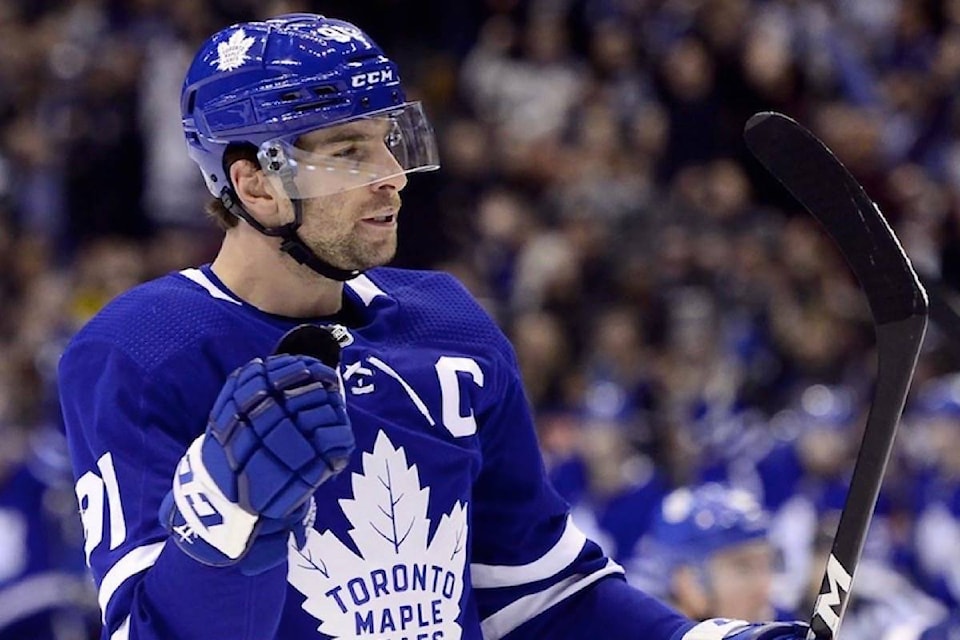 21804681_web1_200610-RDA-Leafs-Tavares-A-breath-of-fresh-air-to-be-back-on-the-ice-with-teammates-hockey_1