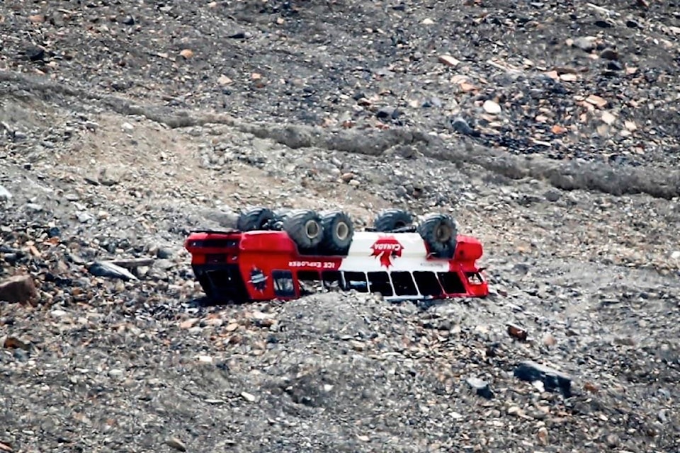 22511772_web1_200825-RDA-Class-action-lawsuit-filed-on-behalf-of-passengers-in-fatal-Icefield-bus-crash-lawsuit_1