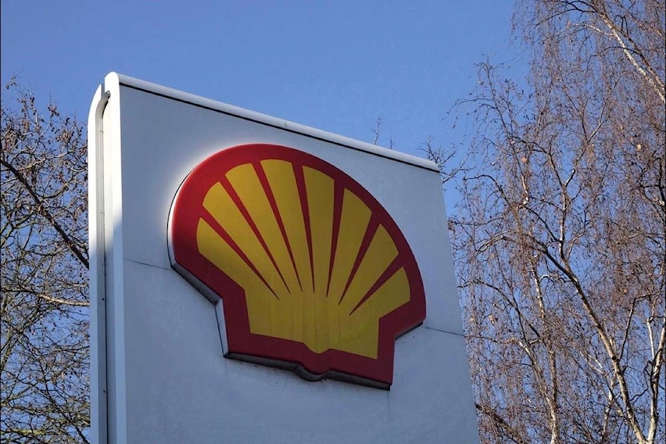 23307680_web1_201112-RDA-Shell-gives-customers-option-to-offset-their-carbon-emissions-for-two-cents-per-litre-gasoline_1