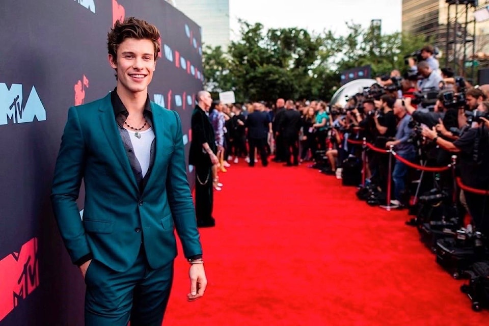23351801_web1_201117-RDA-Shawn-Mendes-teams-up-with-Justin-Bieber-on-upcoming-single-Monster-music_1