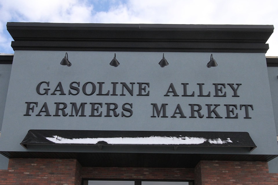 23526324_web1_201121-RDA-Gasoline-Alley-Farmers-Market4