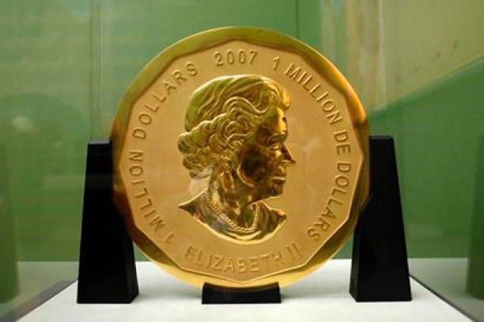 23654056_web1_190110-RDA-4-on-trial-over-theft-of-huge-Canadian-gold-coin-from-Berlin-museum_1