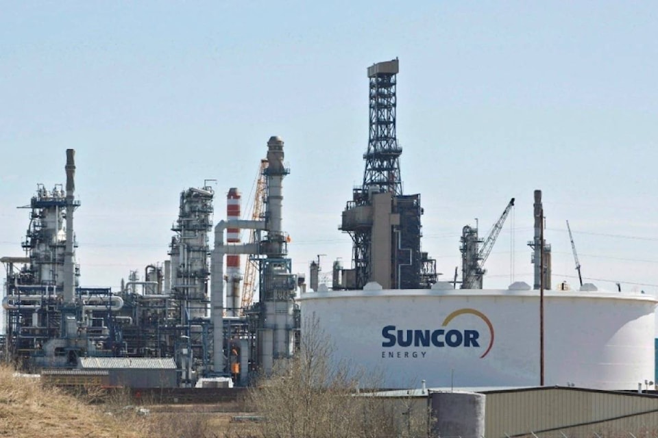 23921680_web1_Suncor-Job-Cuts-KEYWOf_1