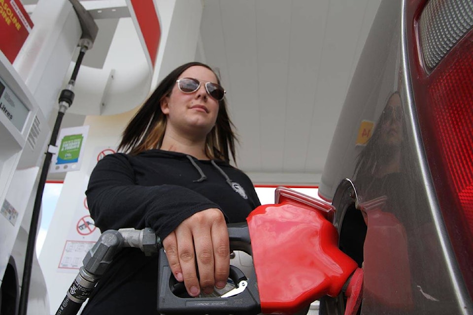 24720314_web1_200424-rda-gas-prices-gas_1