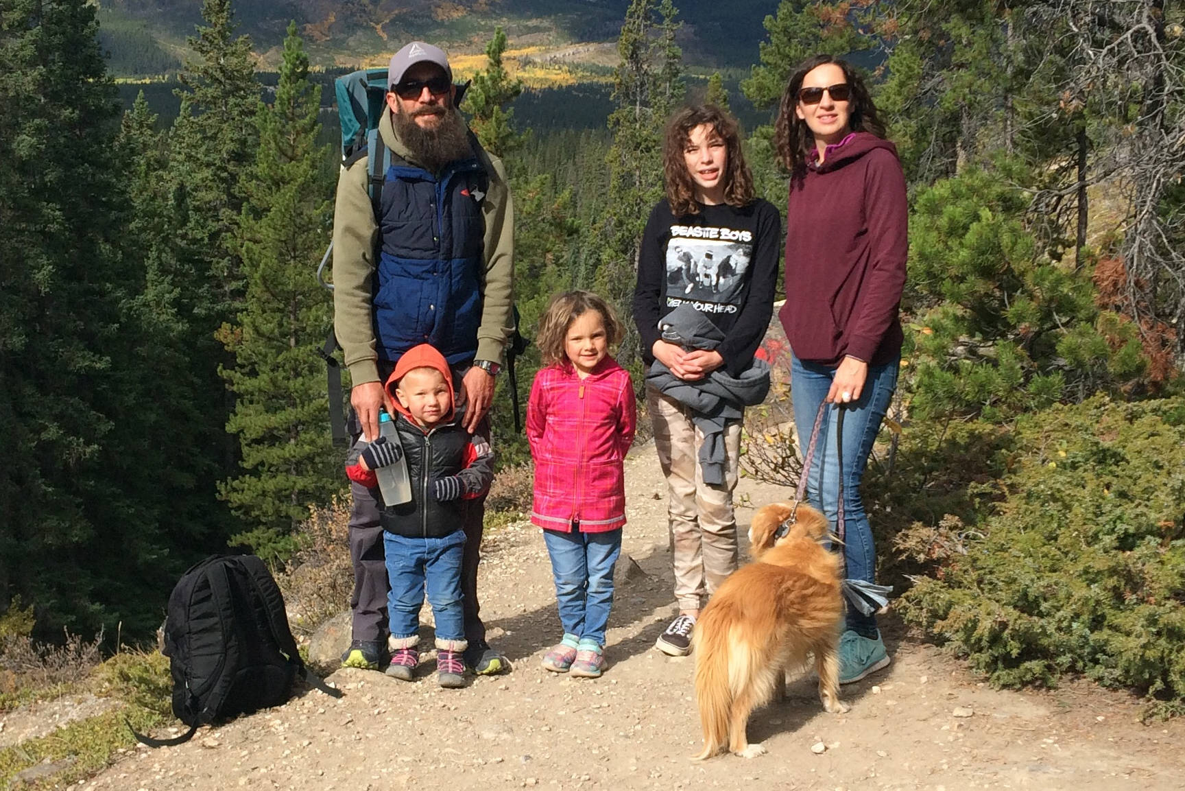 Red Deer family picks up garbage to keep neighbourhood beautiful Red