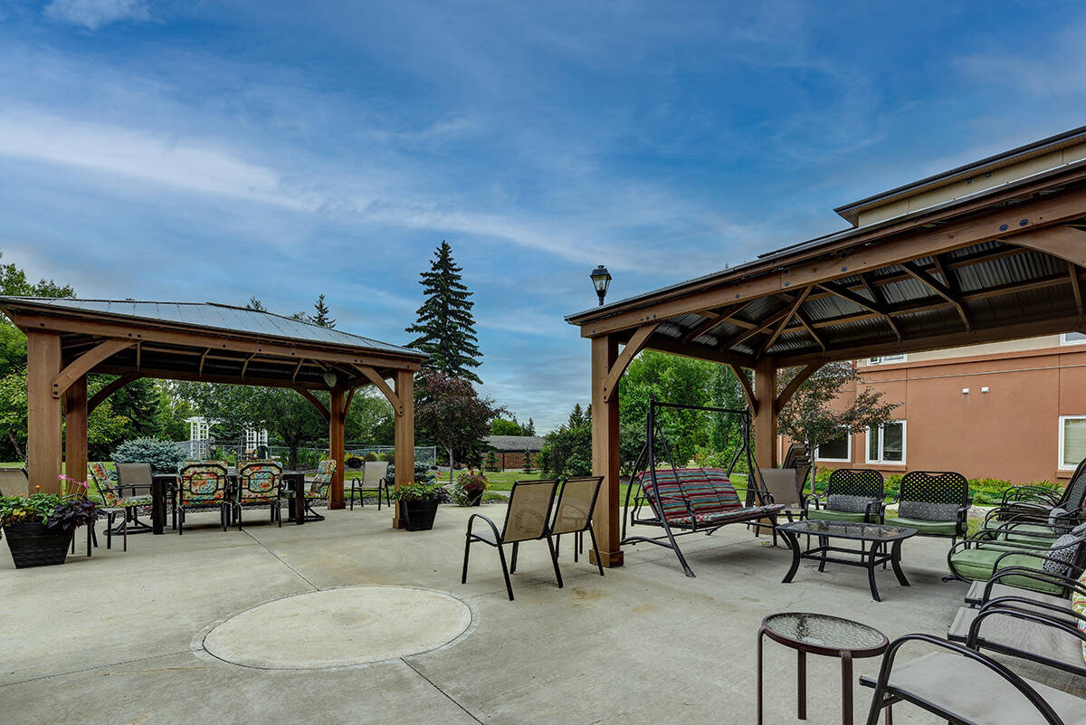Outdoor seating in the park-like gardens are yours to enjoy.