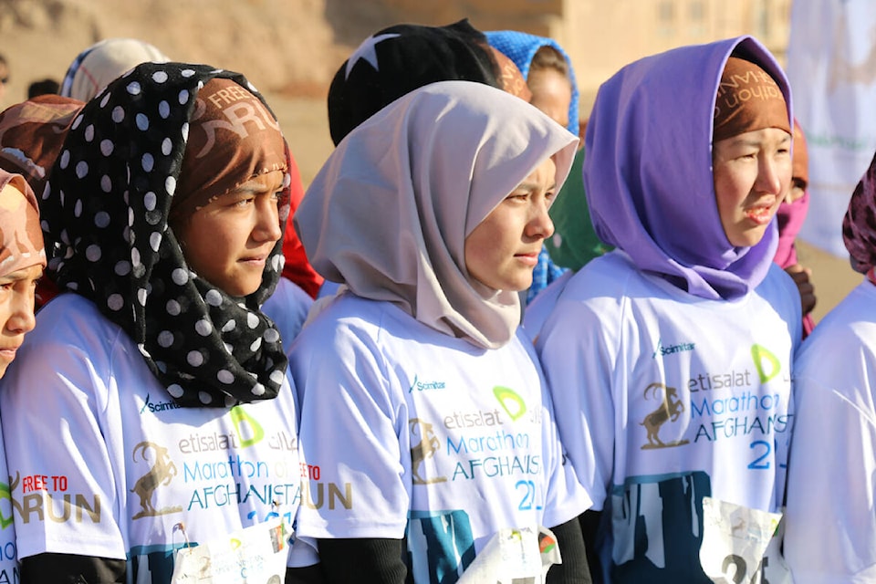 28312711_web1_210301-RDA-afghan-marathon-girls_1