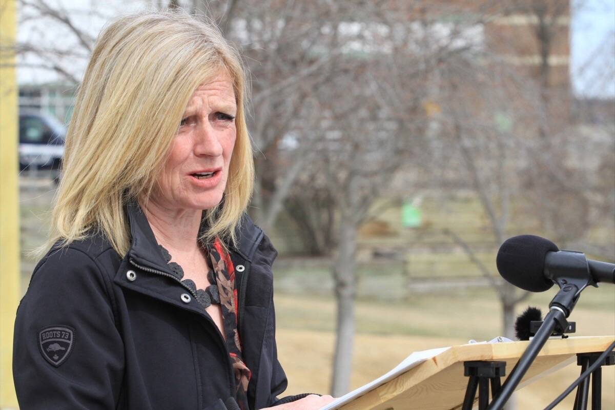 29096601_web1_210415-RDA-notley-speech-auma-notley_1