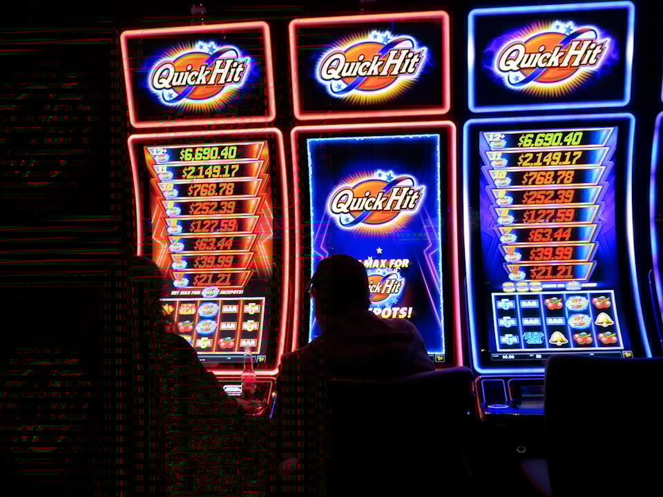 29103134_web1_220512-22-horse-racing-victory-slots_1
