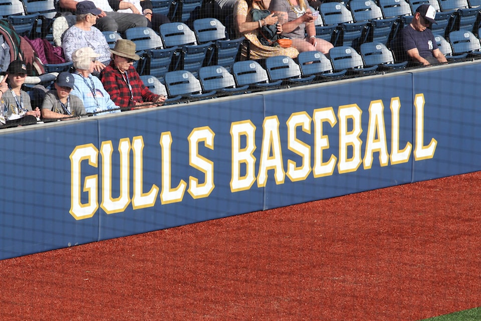 29758206_web1_220603-RDA-Gulls-Bounce-back-baseball_1