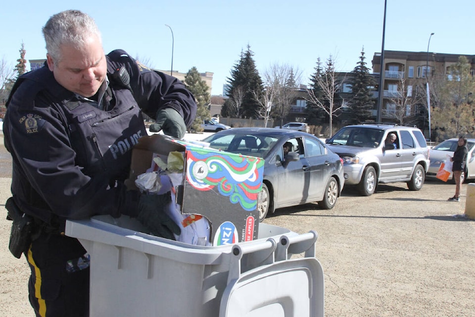 photo-red-deer-rcmp-shreds-residents-confidential-documents-red