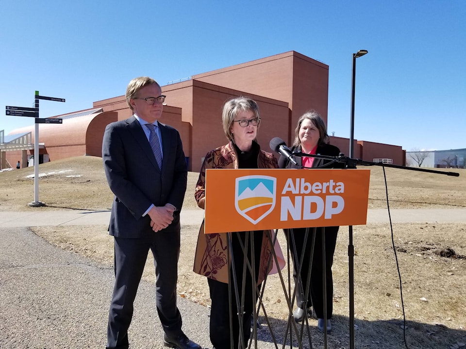 32413669_web1_230413-RDA-post-secondary-announcement-students_2