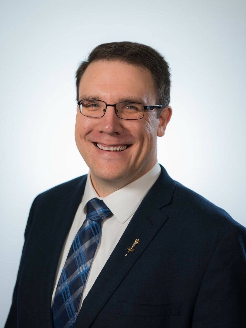 Red Deer city officials meet with new Alberta Social Services minister