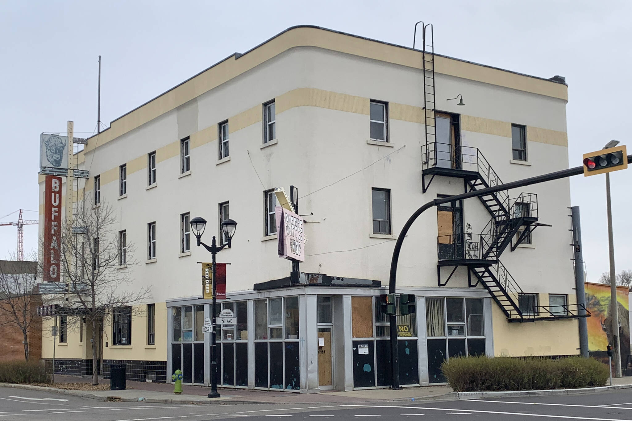 33254741_web1_211028-RDA-Buffalo-Hotel1