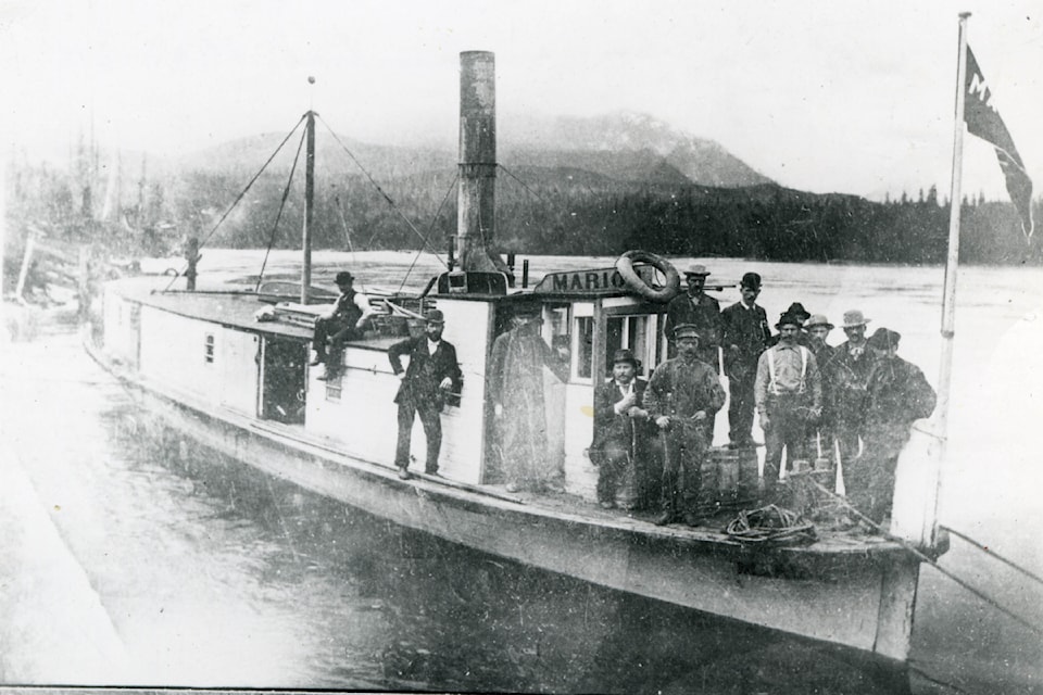4220-steamboat-marion-at-revelstoke-c1900