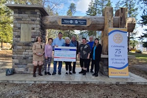 Rotary club donates $1K to future Nakusp hospital project