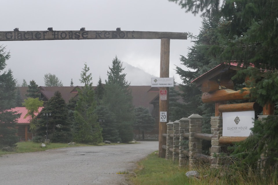 glacier-house-1