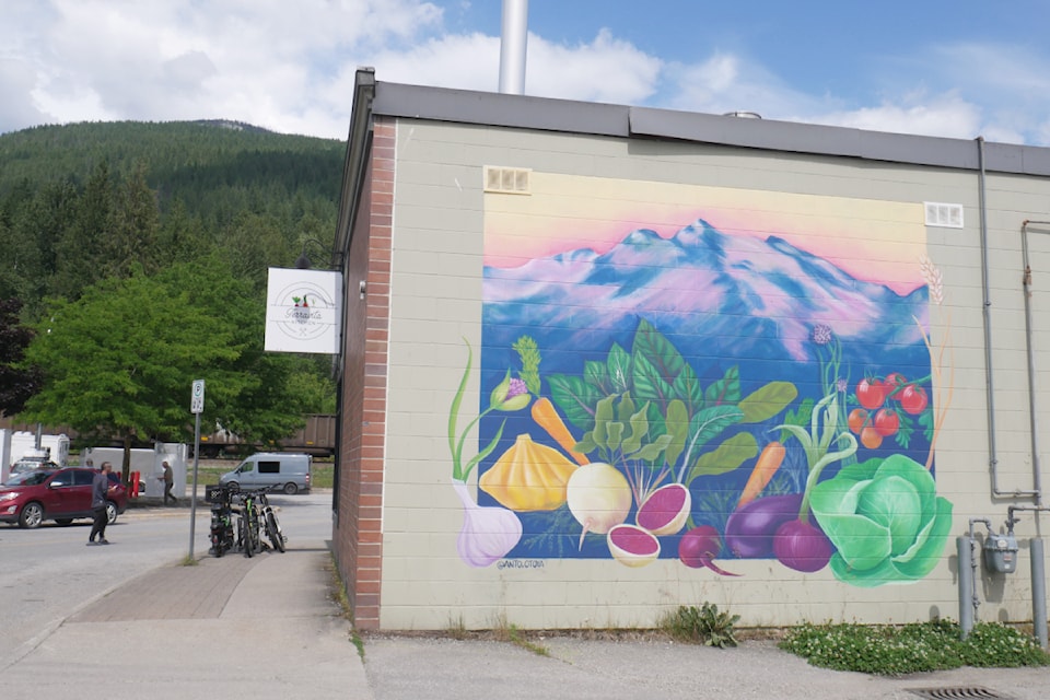 revy-mural