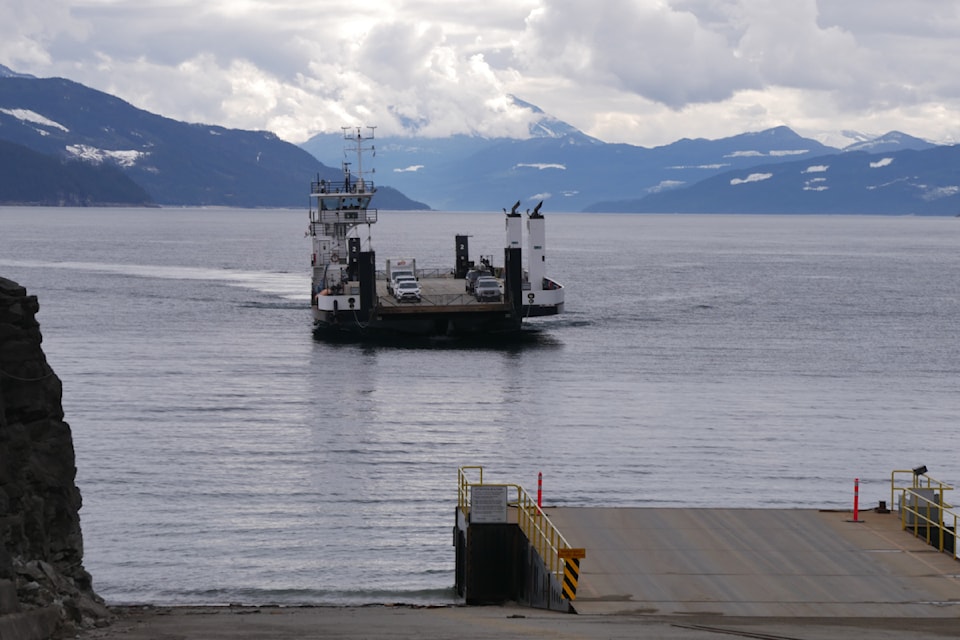 nakusp-ferry-arrival
