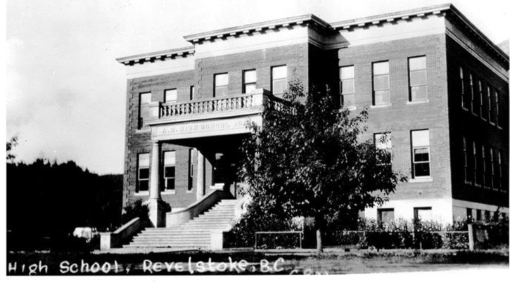 19433revelstoke1340RevelstokeHighSchool-c.1915
