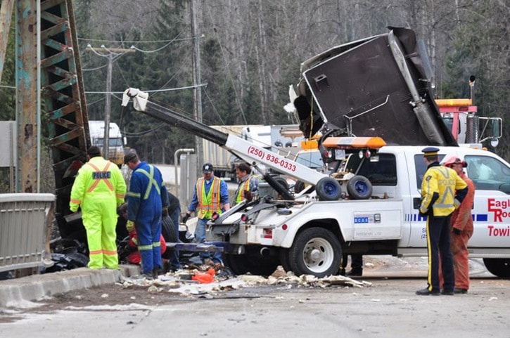 49334revelstokeMalakwaBridgeTruckAccidentApril9th2011-14