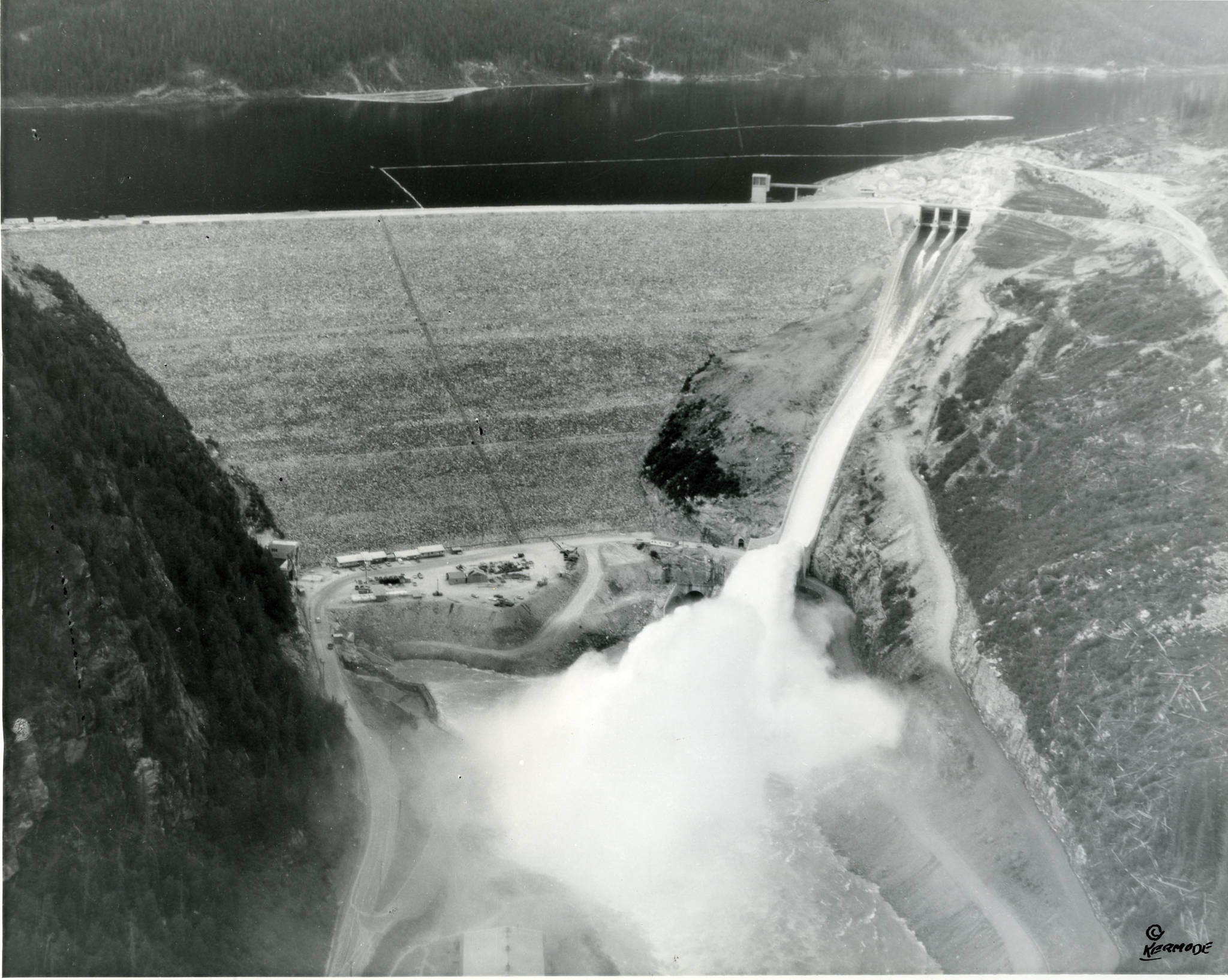 8934761_web1_2607-Completed-Mica-Dam-spillway