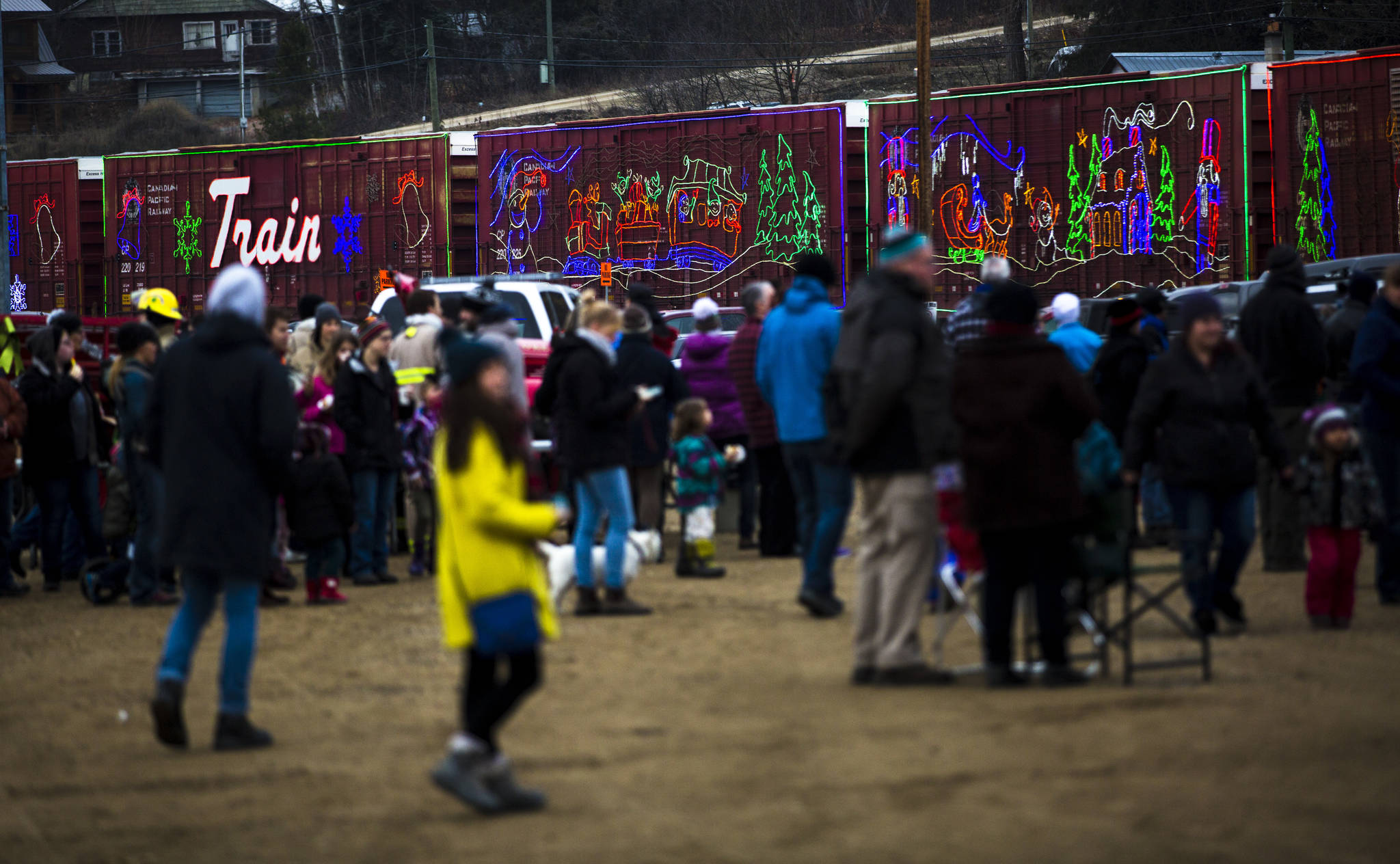 9817396_web1_171214-RTR-CP-Holiday-Train05