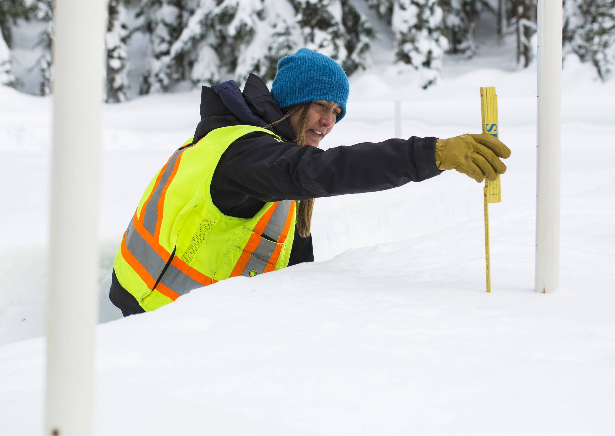 11269718_web1_180306-RTR-avalanche-parks-canada19