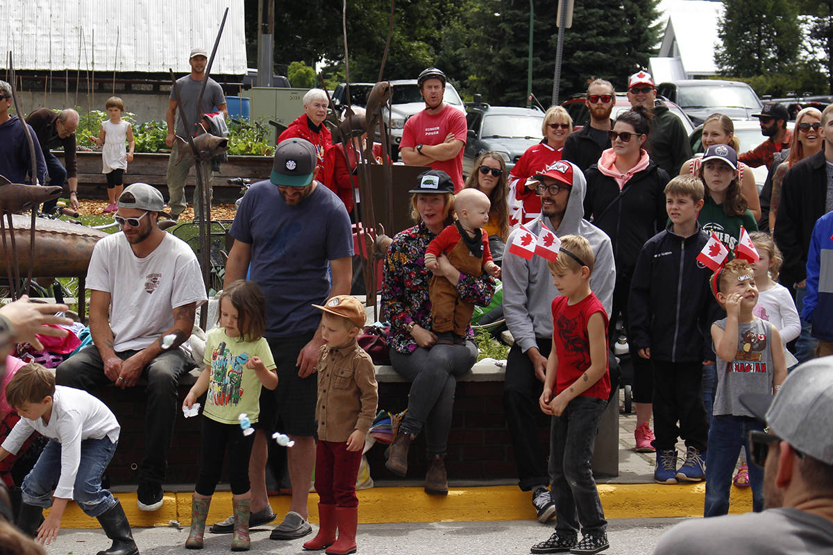 12553941_web1_180711-RTR-CanadaDayParade_6