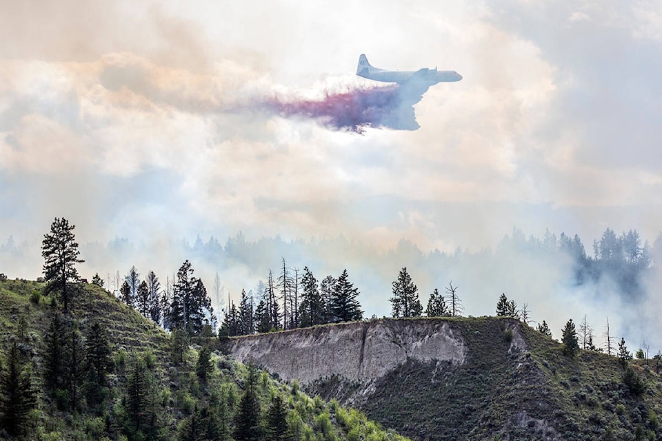 16808674_web1_buse-creek-fire-ktw