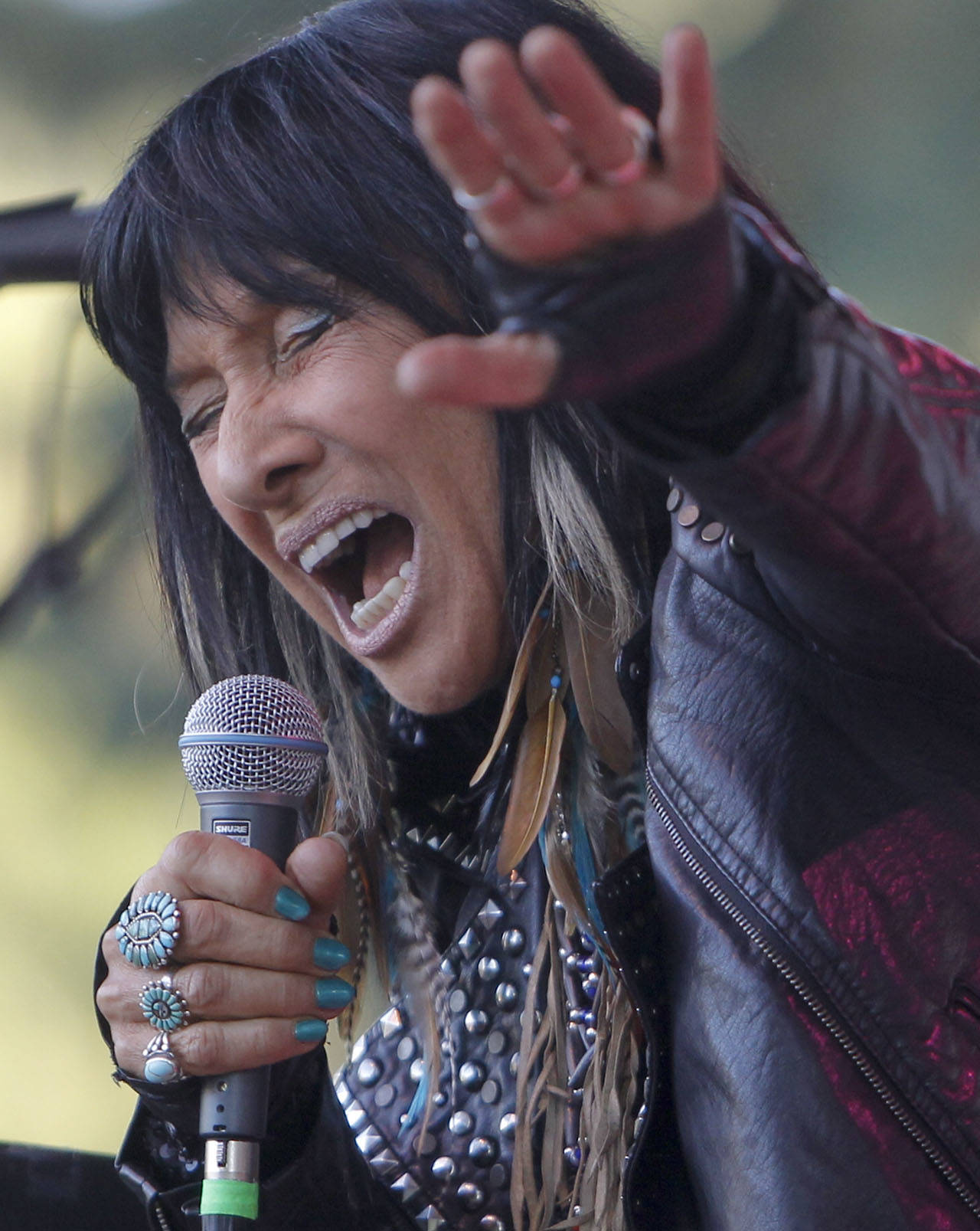 18497381_web1_Buffy_Sainte-Marie_Photo_3_Lyle_Aspinall