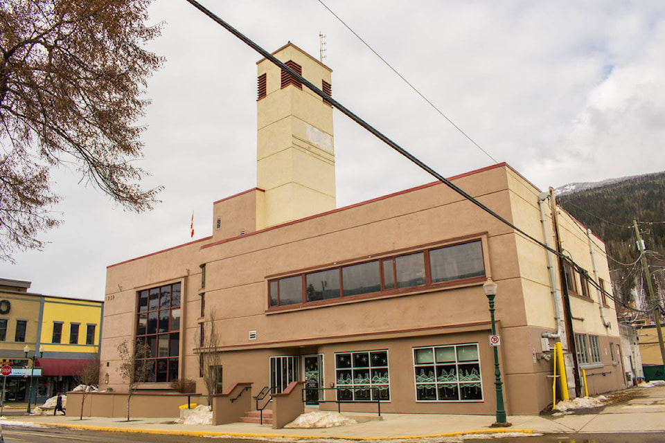 19092016_web1_Revelstoke-city-hall