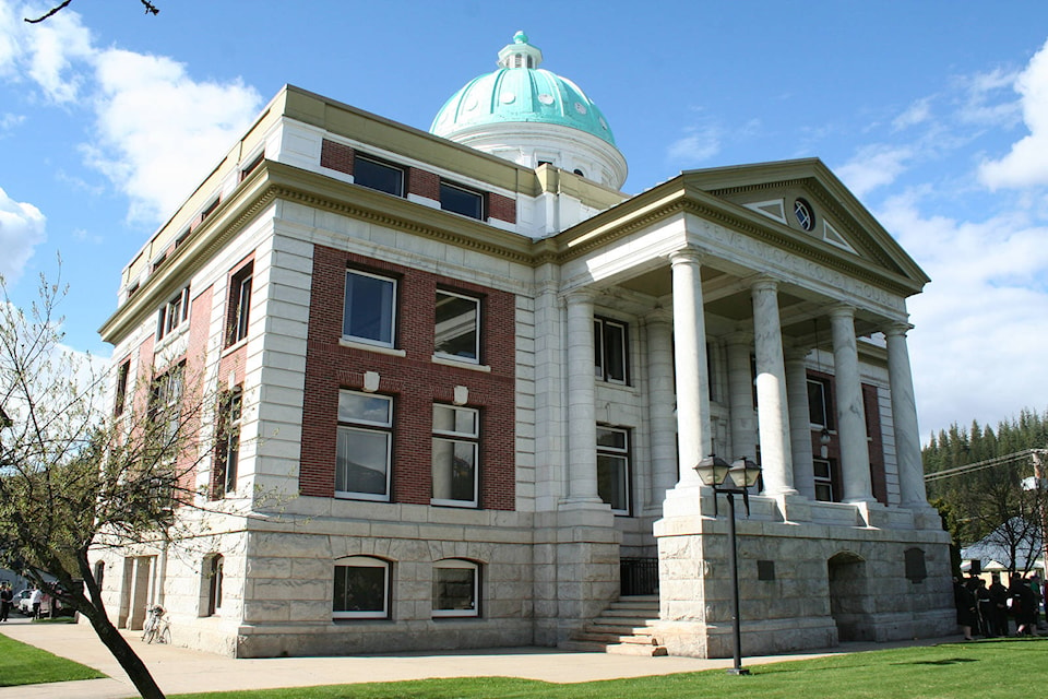 19444273_web1_191121-RTR-revelstoke-courthouse_1