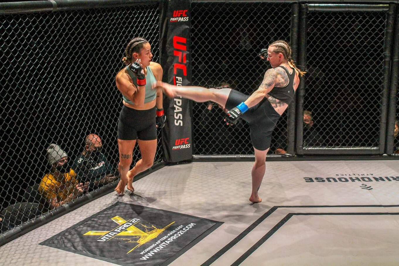 28559586_web1_copy_220324-VMS-mma-fights-1_1