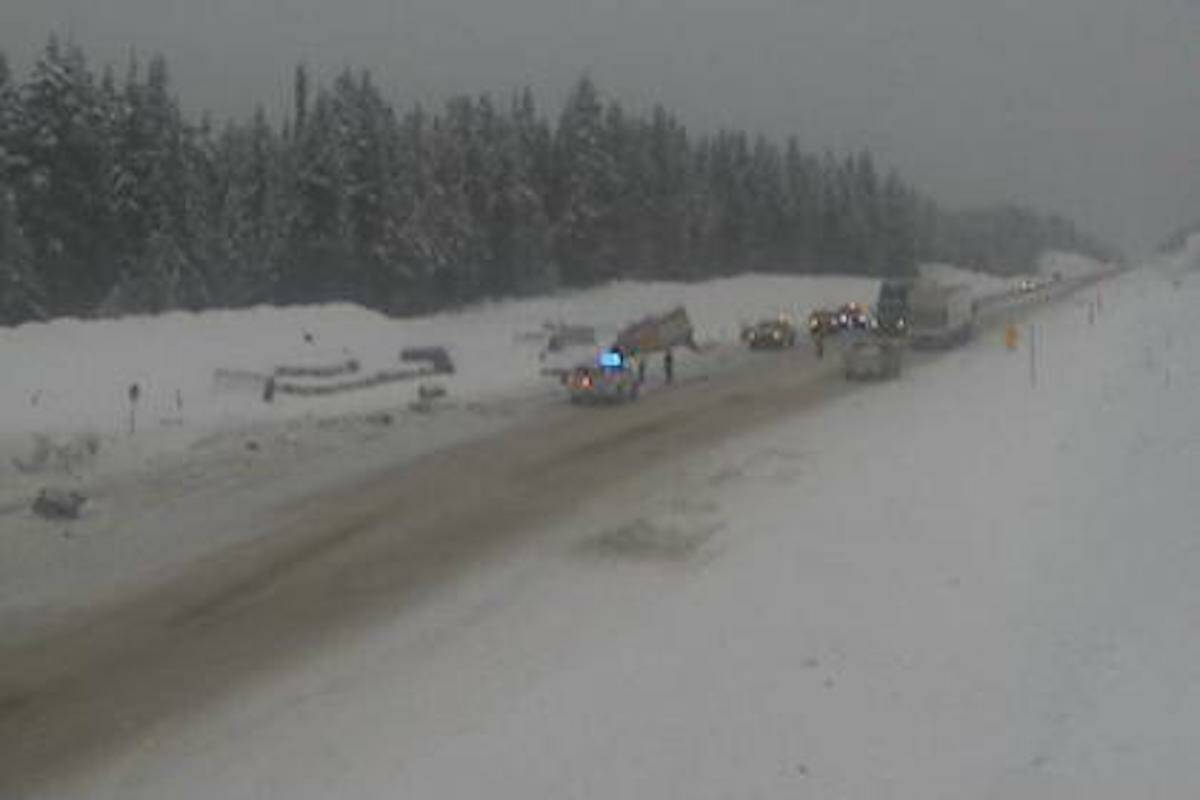 Incident on Highway 1 between Revelstoke and Golden reduces traffic to