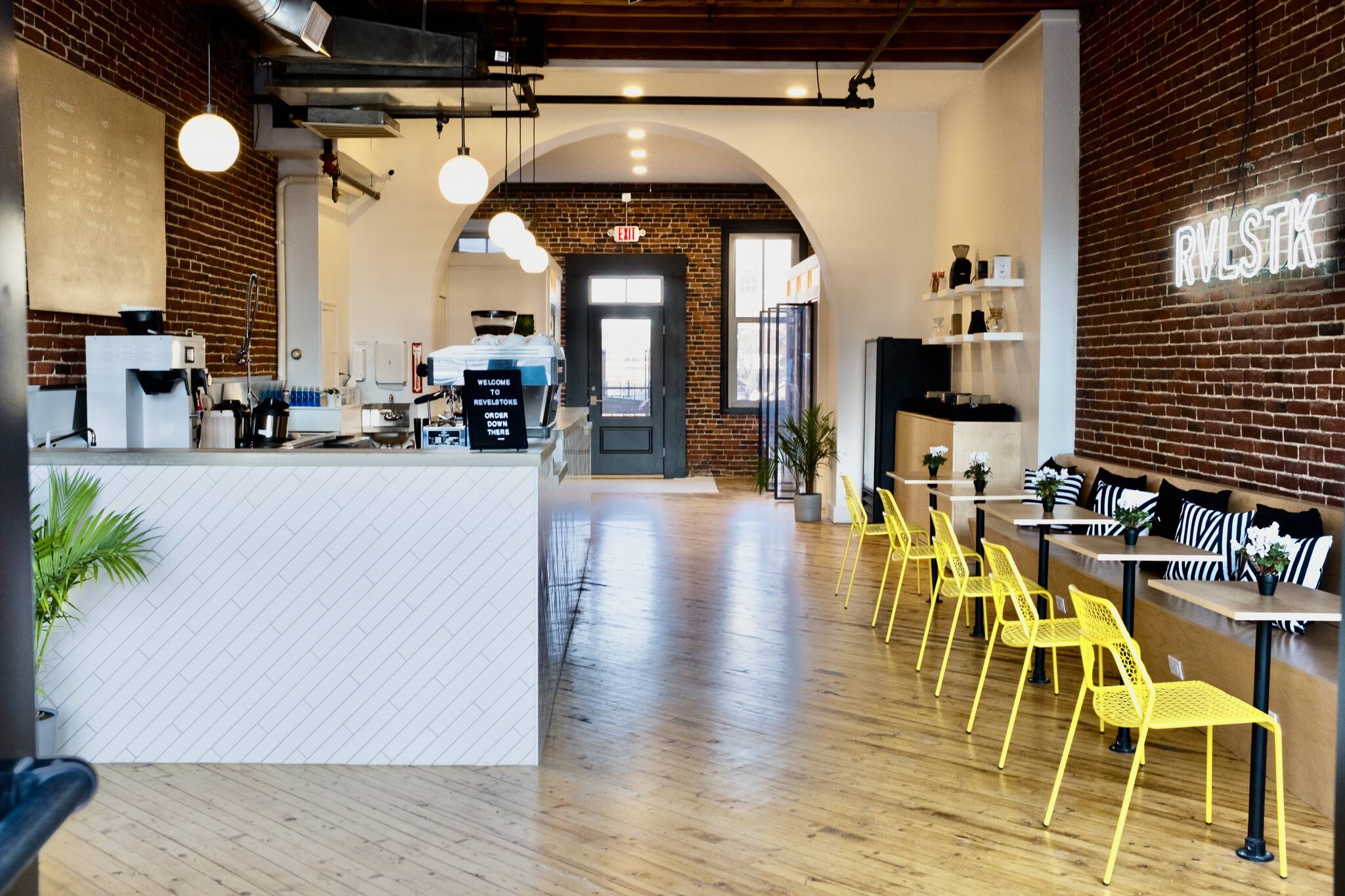 Inside Revelstoke Coffee in New Hampshire. (Zachary Delaney/Revelstoke Review)