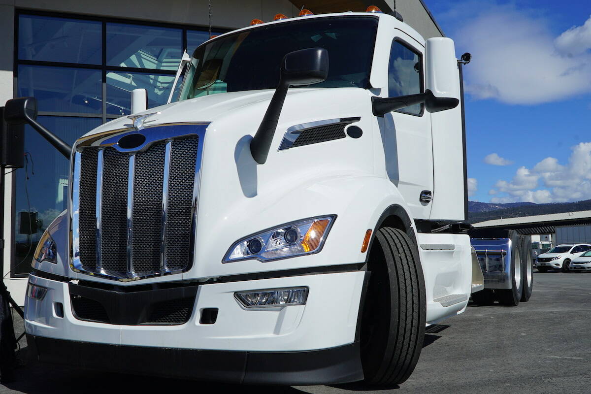 A zero-emissions commercial vehicle similar to the one that employees at the Kelowna Hexagon Purus plant will provide with battery packs, auxiliary modules, and software. (Photo/Gary Barnes Capital News)