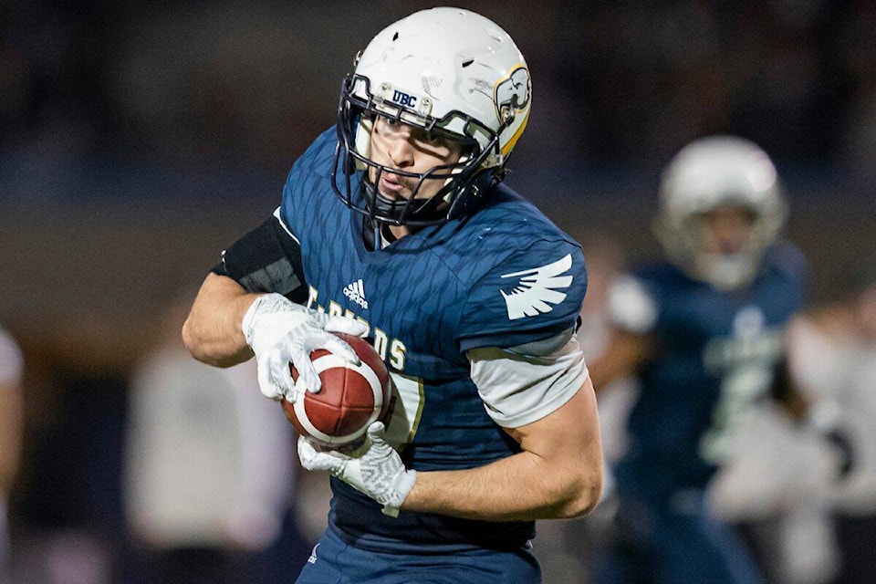 32470194_web1_230420-VMS-Football-_1