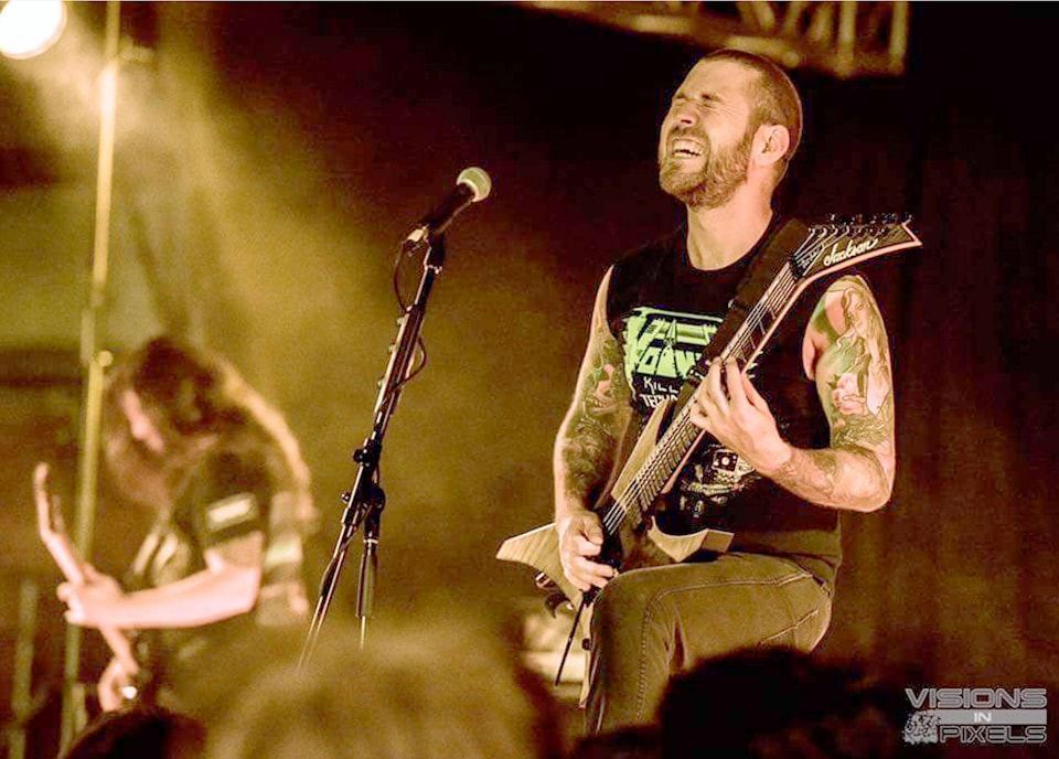 33041848_web1_metalfest-3