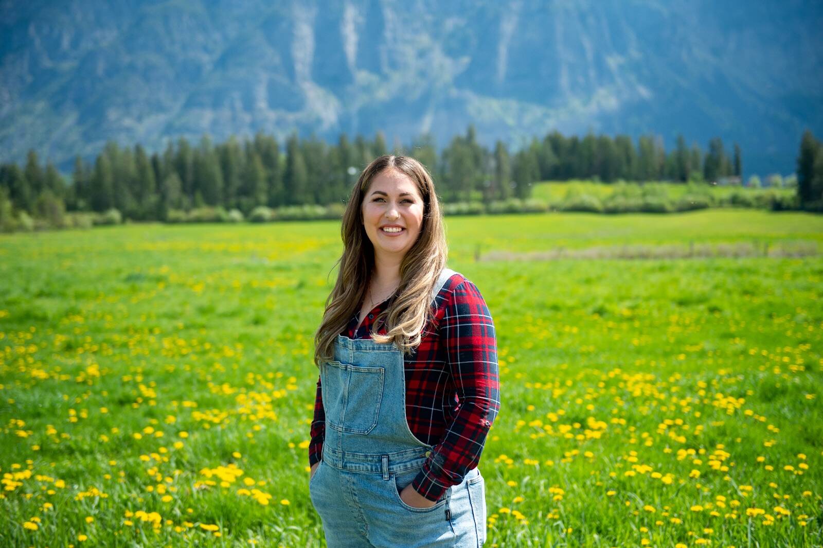 Farmer Erin is a soil-to-shelf dairy farmer from Creston, BC. Shes 34 and interested in men. (Farming for Love)