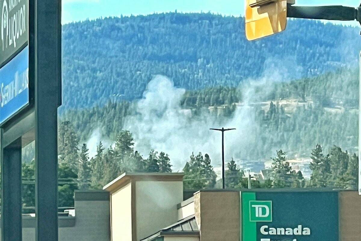 Smoke spotted in West Kelowna. (Twitter/Marina LeClair)