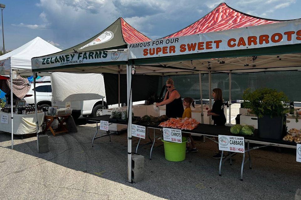 33359777_web1_230713-VMS-FarmersMKT-_1