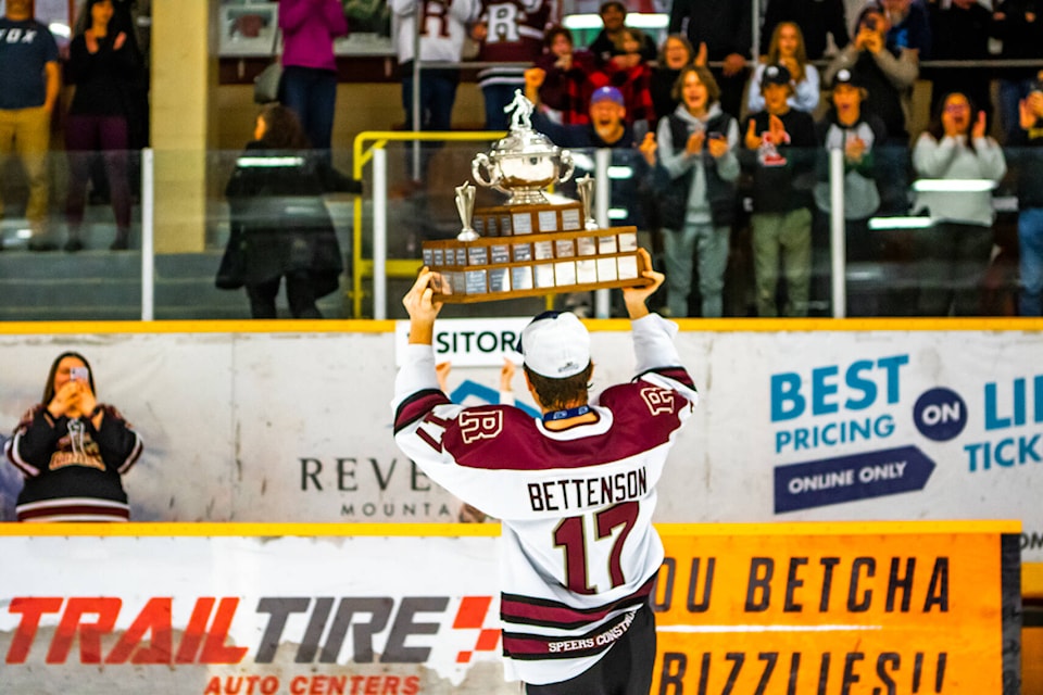33407236_web1_230420-RTR-CYCLONETAYLORCUP-GRIZZWIN-photos-_6