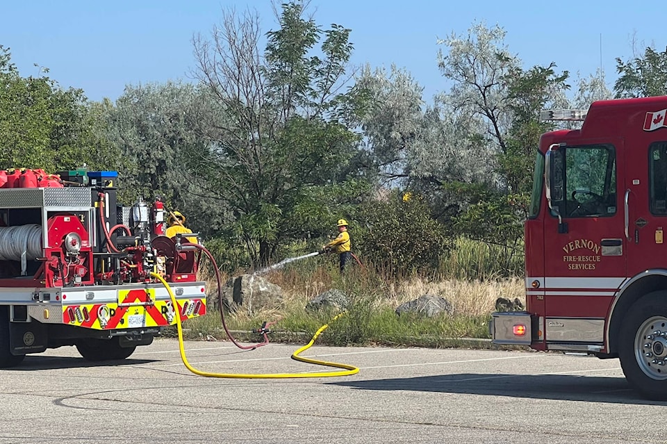 33466455_web1_220908-VMS-grassfire-kaltire_2