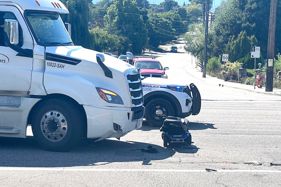 33489382_web1_230803-VMS-crash-scooter_1