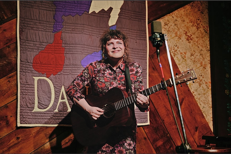 Taylor Abrahamse performs at the Beatty Heritage House March 8. (Photo by Louie Tomas Photography)