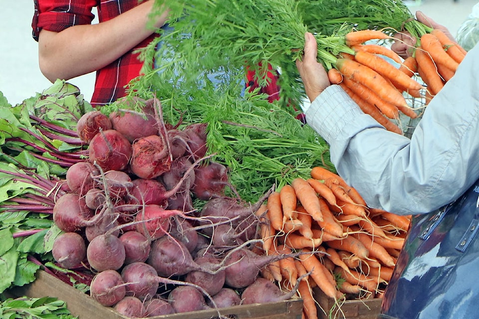 21280223_web1_21162049_web1_MCLeese-Lake-Farmers-Market_1