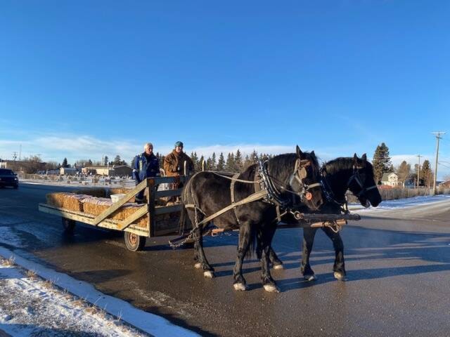 Rimbey Nazarene Church was out Christmas carolling Sunday.(Leah Bousfield/RIMBEY REVIEW)